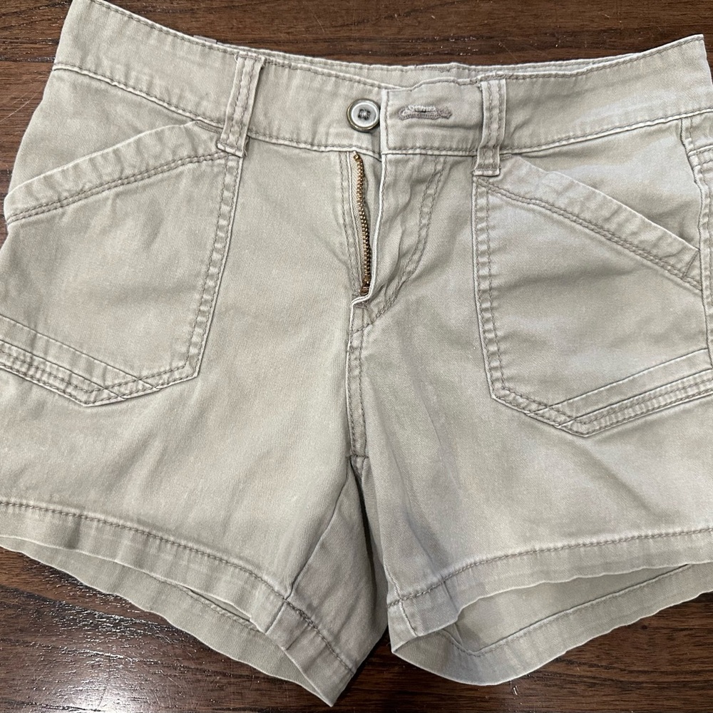 Women's Taupe Shorts